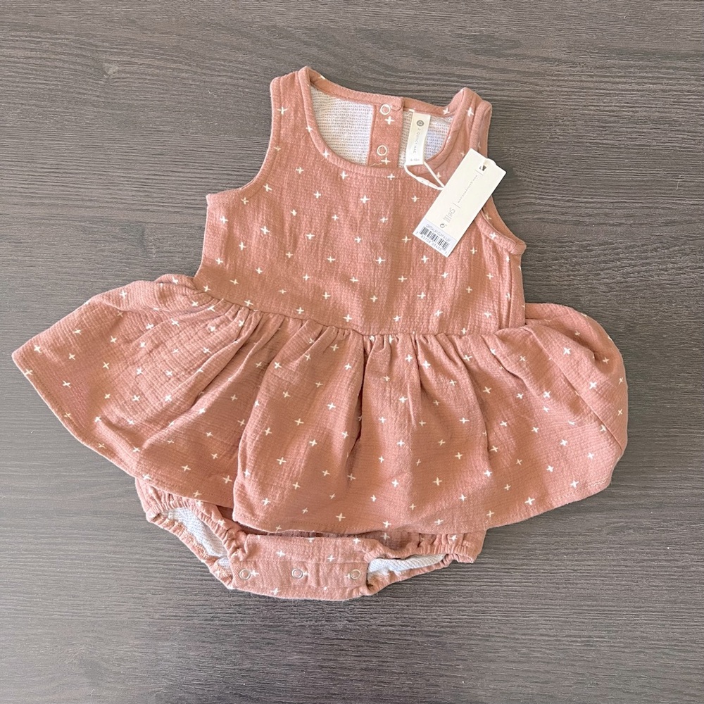 Quincy Mae romper 6-12M